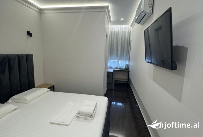 Shtepi me qera Apartament ne Tirane, Garsoniere, Mobilimi E mobiluar, Pagesa 35,000  Leke.