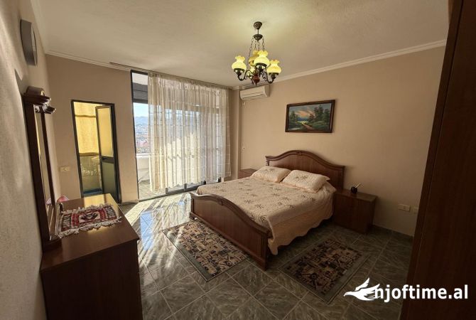 Shtepi me qera Apartament ne Tirane, 2+1, Mobilimi E mobiluar, Pagesa 650  Euro.