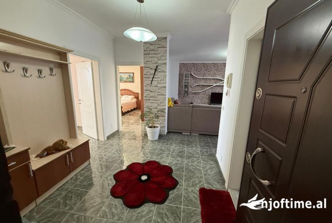 Shtepi me qera 2+1 ne Tirane - 650 Euro