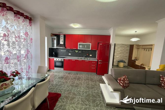Shtepi me qera Apartament ne Tirane, 2+1, Mobilimi E mobiluar, Pagesa 650  Euro.