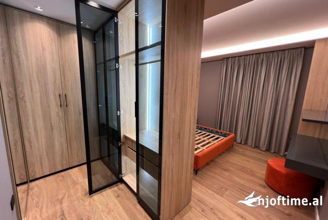 Shtepi me qera Apartament ne Tirane, 2+1, Mobilimi E mobiluar, Pagesa 900  Euro.