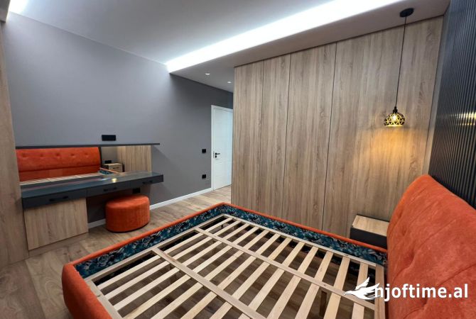 Shtepi me qera Apartament ne Tirane, 2+1, Mobilimi E mobiluar, Pagesa 900  Euro.