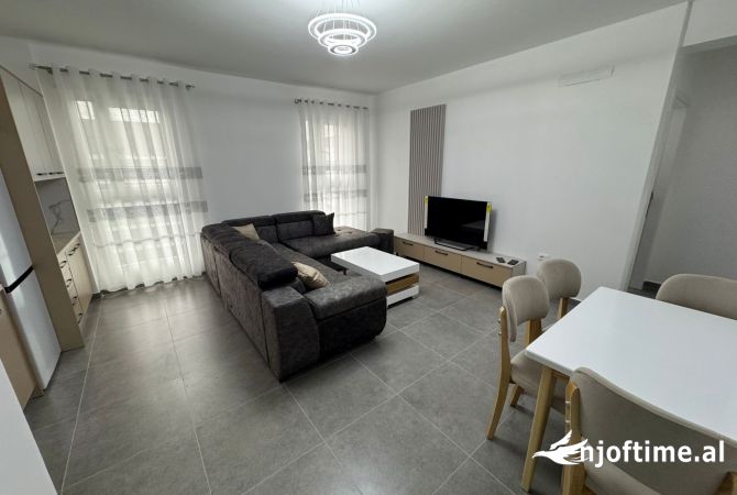 Shtepi me qera Apartament ne Tirane, 1+1, Mobilimi E mobiluar, Pagesa 500  Euro.