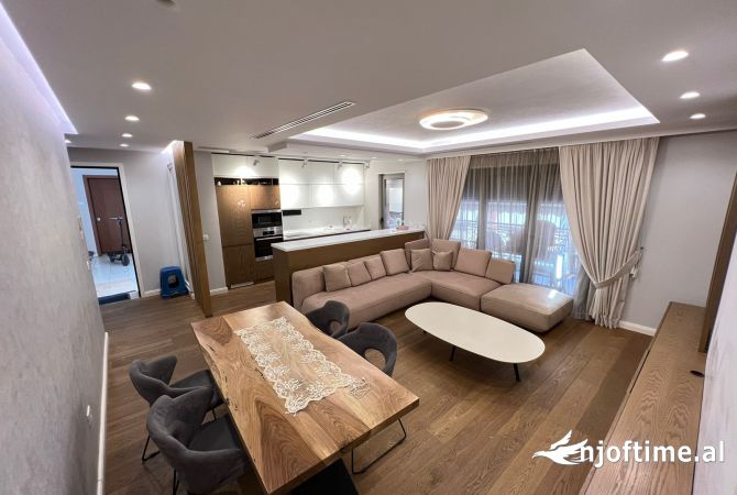 Shtepi me qera 2+1 ne Tirane - 1,250 Euro