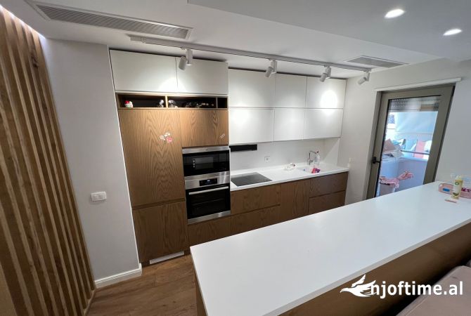 Shtepi me qera Apartament ne Tirane, 2+1, Mobilimi E mobiluar, Pagesa 1,250  Euro.
