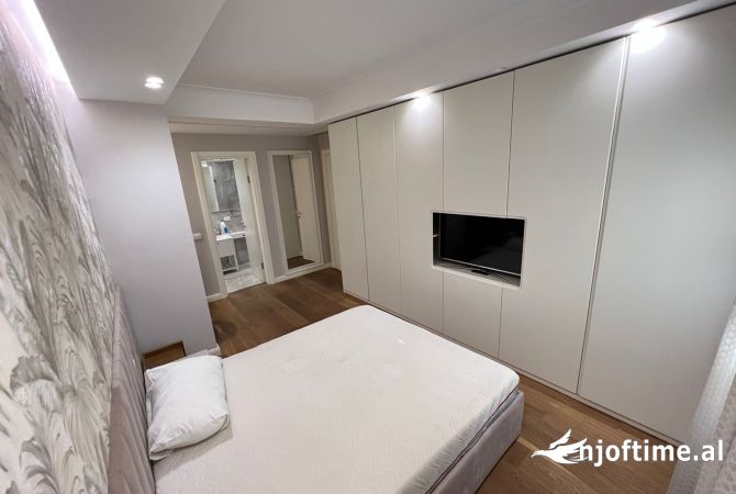 Shtepi me qera Apartament ne Tirane, 2+1, Mobilimi E mobiluar, Pagesa 1,250  Euro.