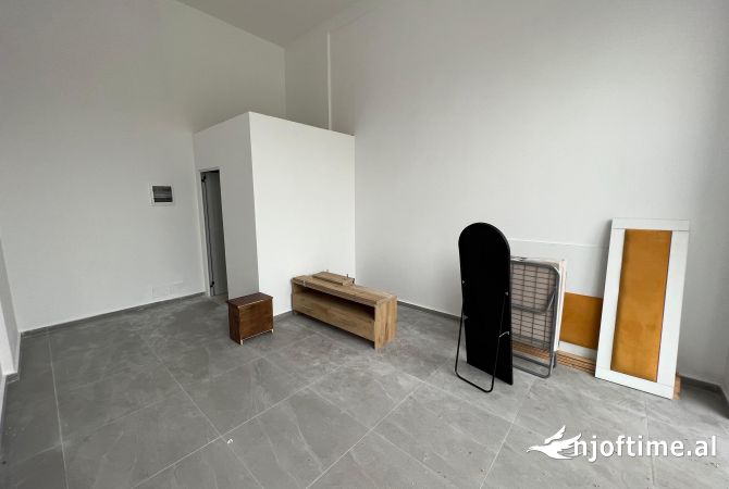 Ambient biznesi me qera 1+1 ne Tirane - 50,000 Leke