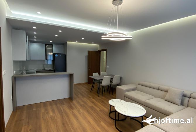 Shtepi me qera Apartament ne Tirane, 2+1, Mobilimi E mobiluar, Pagesa 750  Euro.