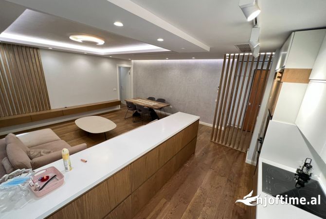 Shtepi me qera 2+1 ne Tirane - 1,250 Euro