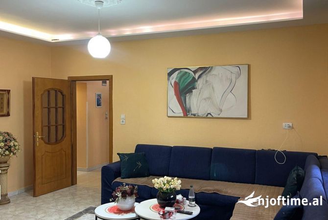 Shtepi ne shitje Apartament ne Tirane, 2+1, Mobilimi E mobiluar, Pagesa 155,000  Euro.