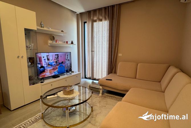 Shtepi me qera Apartament ne Tirane, 2+1, Mobilimi E mobiluar, Pagesa 550  Euro.