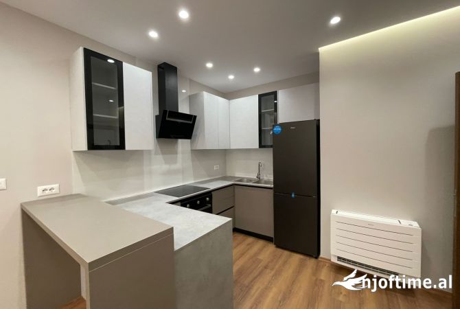 Shtepi me qera Apartament ne Tirane, 2+1, Mobilimi E mobiluar, Pagesa 830  Euro.