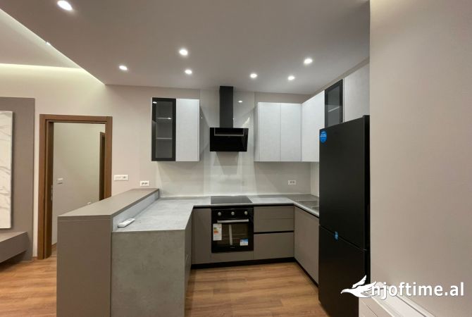 Shtepi me qera Apartament ne Tirane, 2+1, Mobilimi E mobiluar, Pagesa 830  Euro.