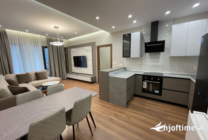 Shtepi me qera 2+1 ne Tirane - 830 Euro