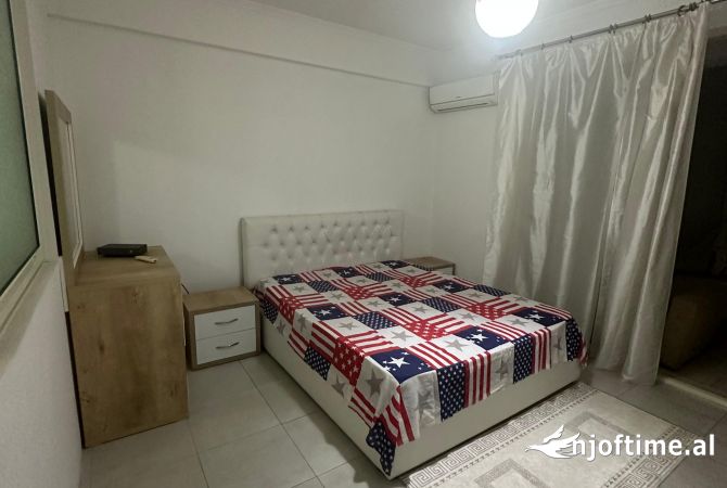 Shtepi me qera Apartament ne Tirane, 1+1, Mobilimi E mobiluar, Pagesa 400  Euro.