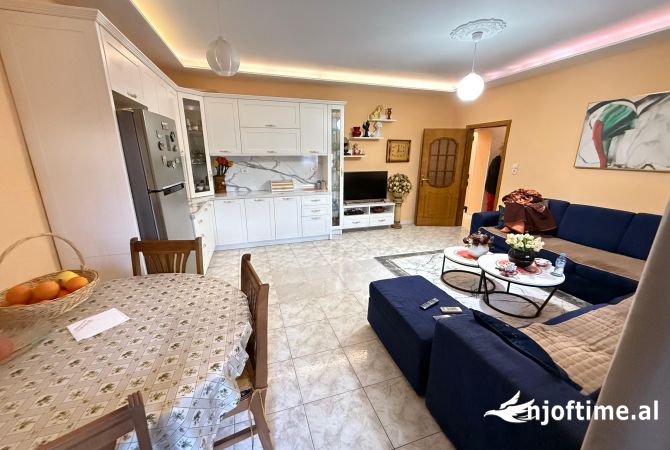Shtepi ne shitje Apartament ne Tirane, 2+1, Mobilimi E mobiluar, Pagesa 138,000  Euro.