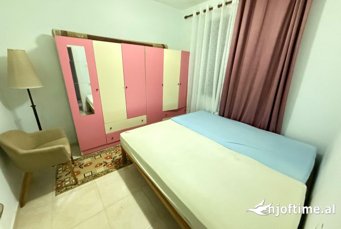 Shtepi me qera Apartament ne Tirane, 1+1, Mobilimi E mobiluar, Pagesa 270  Euro.