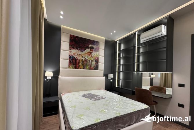 Shtepi me qera Apartament ne Tirane, 1+1, Mobilimi E mobiluar, Pagesa 1,000  Euro.