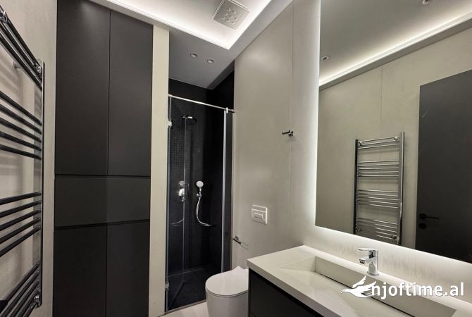 Shtepi me qera Apartament ne Tirane, 1+1, Mobilimi E mobiluar, Pagesa 1,000  Euro.