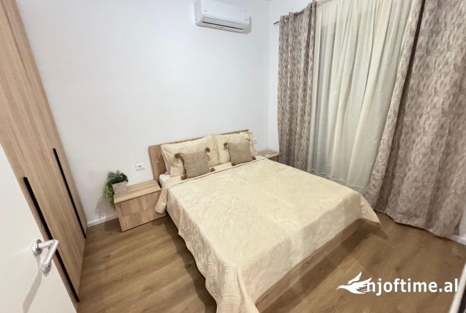 Shtepi me qera Apartament ne Tirane, 1+1, Mobilimi E mobiluar, Pagesa 400  Euro.