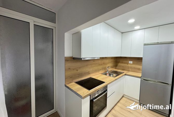 Shtepi me qera Apartament ne Tirane, 1+1, Mobilimi E mobiluar, Pagesa 430  Euro.