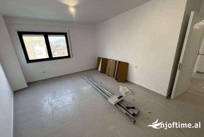 Shtepi me qera Garsoniere ne Tirane - 1,200 Euro