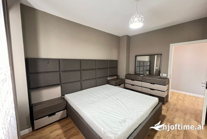 Shtepi me qera Apartament ne Tirane, 2+1, Mobilimi E mobiluar, Pagesa 900  Euro.