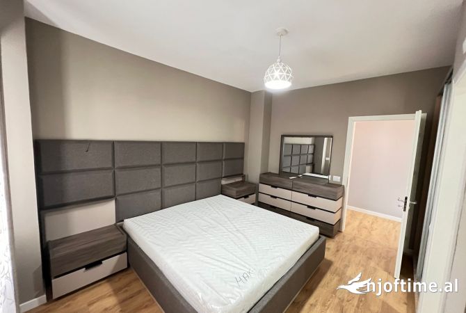 Shtepi me qera Apartament ne Tirane, 2+1, Mobilimi E mobiluar, Pagesa 900  Euro.