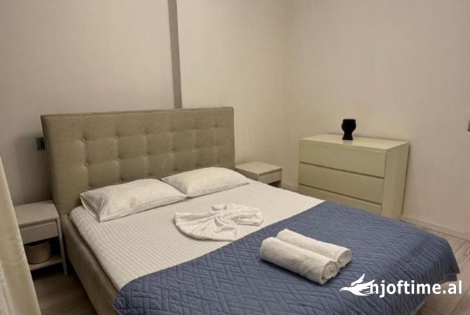 Shtepi me qera Apartament ne Tirane, 2+1, Mobilimi E mobiluar, Pagesa 650  Euro.