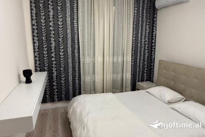 Shtepi me qera Apartament ne Tirane, 2+1, Mobilimi E mobiluar, Pagesa 650  Euro.