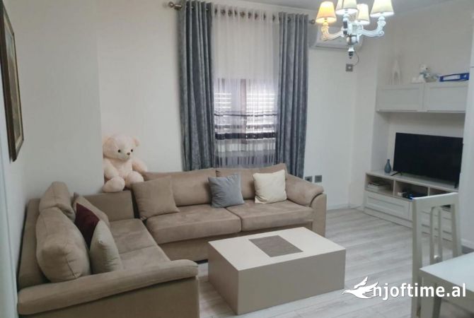 Shtepi me qera 2+1 ne Tirane - 650 Euro
