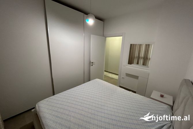 Shtepi me qera Apartament ne Tirane, 2+1, Mobilimi E mobiluar, Pagesa 800  Euro.