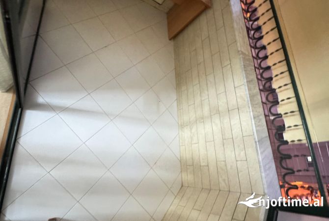 Shtepi me qera Apartament ne Tirane, 1+1, Mobilimi E mobiluar, Pagesa 60,000  Leke.