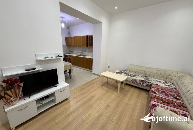 Shtepi me qera Apartament ne Tirane, 2+1, Mobilimi E mobiluar, Pagesa 37,000  Leke.