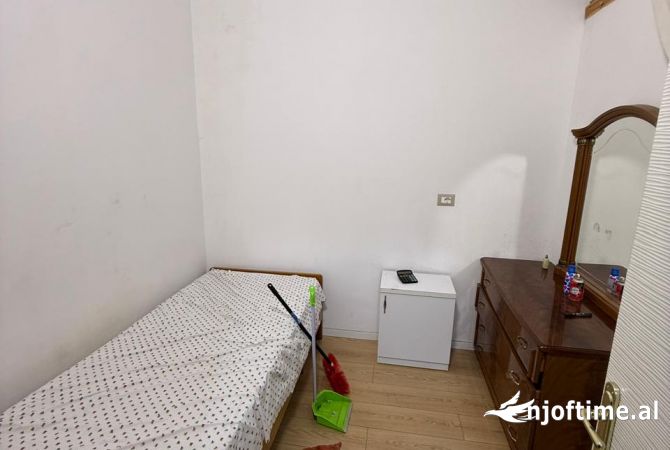 Shtepi me qera Apartament ne Tirane, 2+1, Mobilimi E mobiluar, Pagesa 37,000  Leke.