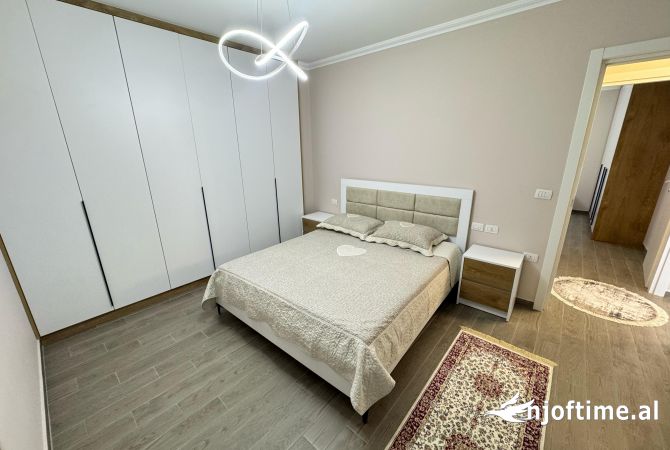 Shtepi me qera Apartament ne Tirane, 2+1, Mobilimi E mobiluar, Pagesa 750  Euro.