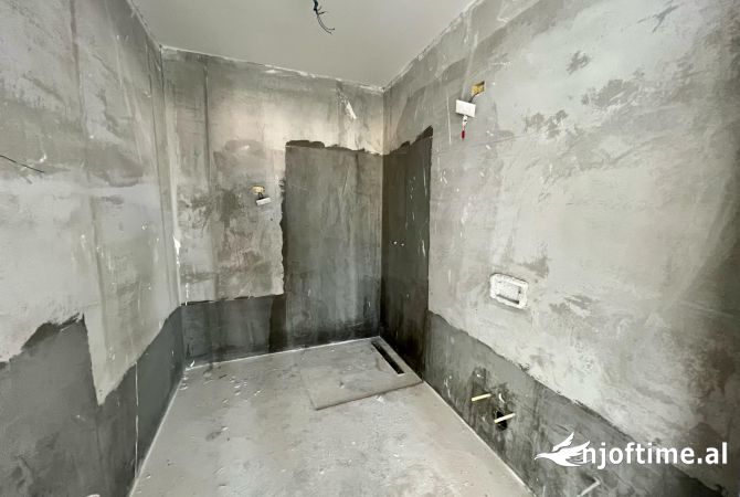 Apartment for sale in Tirana 3+1, Emty