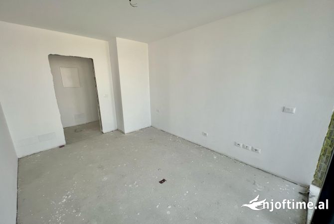 Apartment for sale in Tirana 3+1, Emty