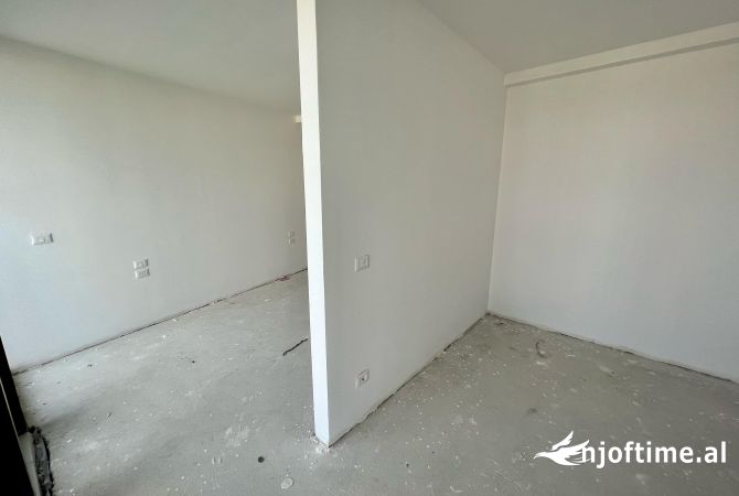 Apartment for sale in Tirana 3+1, Emty