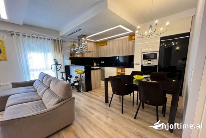 Shtepi me qera Apartament ne Tirane, 3+1, Mobilimi E mobiluar, Pagesa 1,200  Euro.