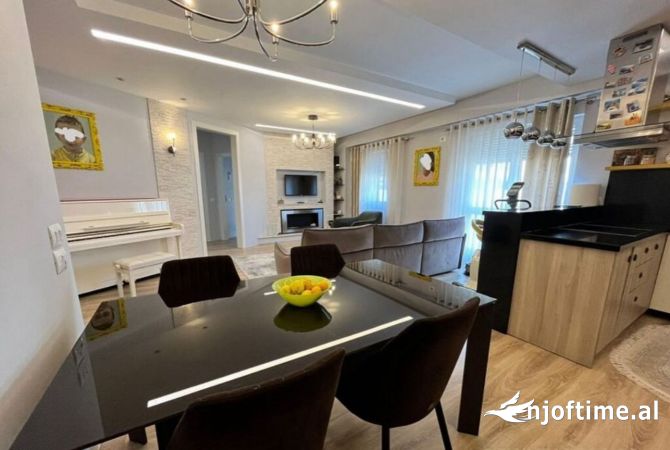 Shtepi me qera Apartament ne Tirane, 3+1, Mobilimi E mobiluar, Pagesa 1,200  Euro.