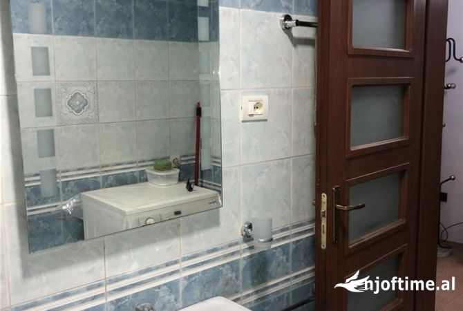 Shtepi me qera Apartament ne Tirane, 1+1, Mobilimi E mobiluar, Pagesa 65,000  Leke.