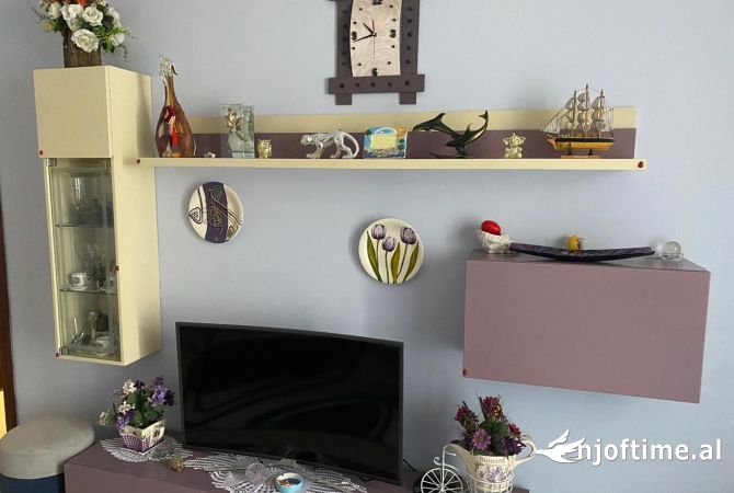 Shtepi ne shitje Apartament ne Tirane, 1+1, Mobilimi E mobiluar, Pagesa 93,500  Euro.