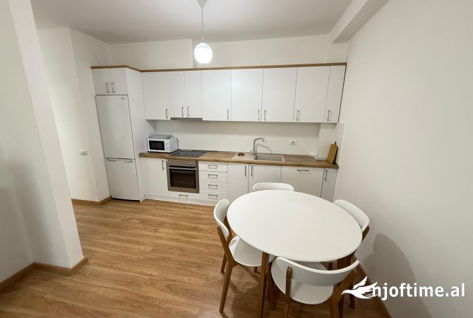 Shtepi me qera Apartament ne Tirane, 2+1, Mobilimi E mobiluar, Pagesa 800  Euro.