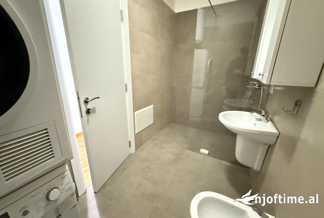 Shtepi me qera Apartament ne Tirane, 2+1, Mobilimi E mobiluar, Pagesa 800  Euro.