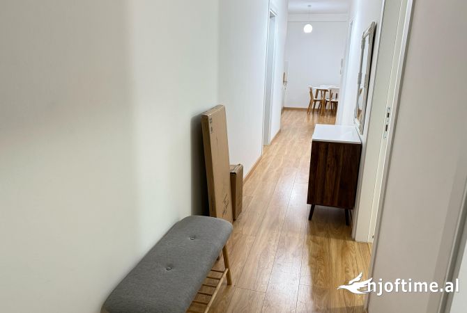 Shtepi me qera Apartament ne Tirane, 2+1, Mobilimi E mobiluar, Pagesa 800  Euro.