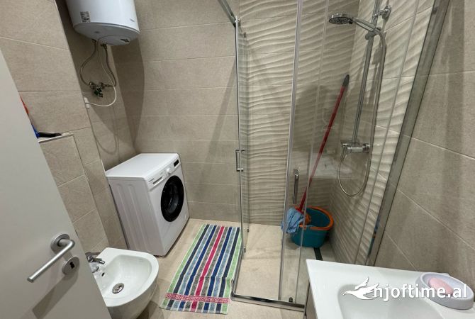 Shtepi me qera Apartament ne Tirane, Garsoniere, Mobilimi E mobiluar, Pagesa 450  Euro.
