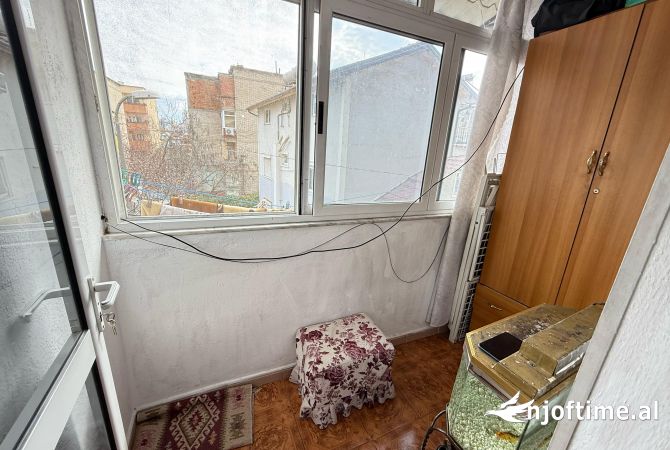 Shtepi ne shitje Apartament ne Tirane, 3+1, Mobilimi E mobiluar, Pagesa 145,000  Euro.