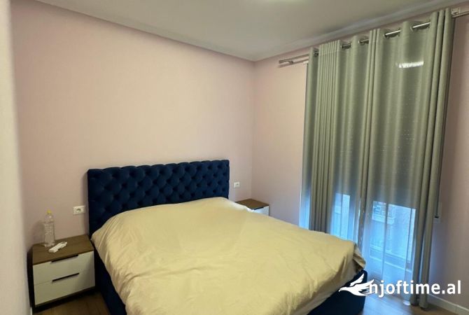 Shtepi me qera Apartament ne Tirane, 2+1, Mobilimi E mobiluar, Pagesa 650  Euro.
