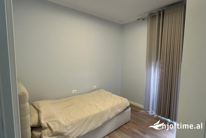 Shtepi me qera Apartament ne Tirane, 2+1, Mobilimi E mobiluar, Pagesa 650  Euro.